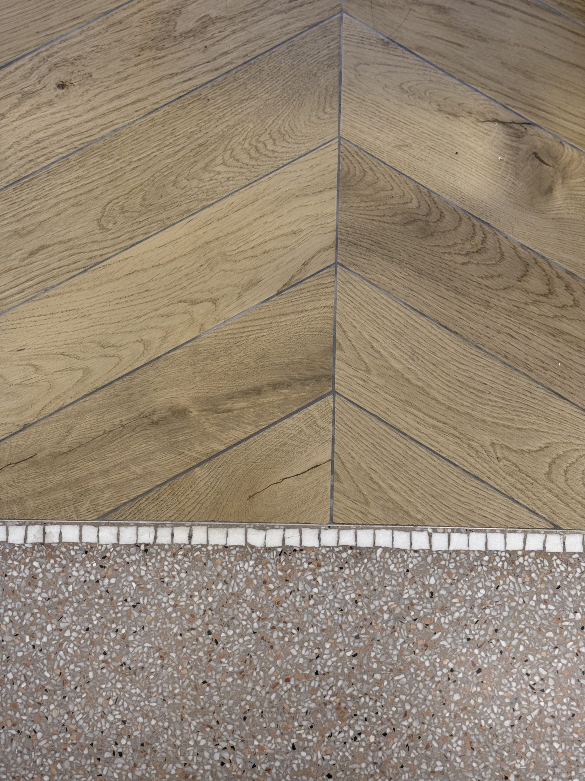 Posa di piastrelle in gres o legno su pavimenti esistenti 1 Pavimenti Gres effetto legno